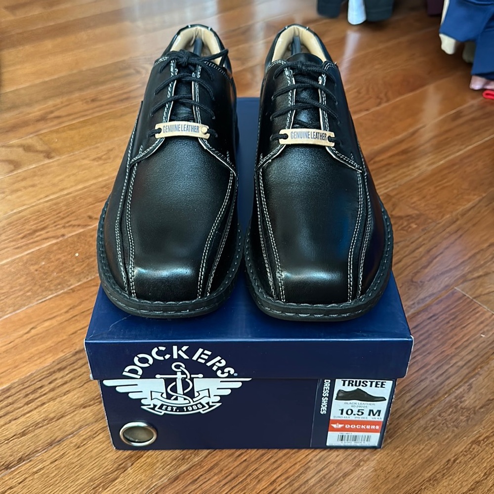 Dockers dress shoes
